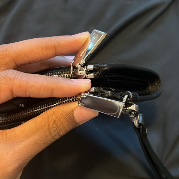 Brand New Black Michael Kors Wristlet - Picture 10 of 10